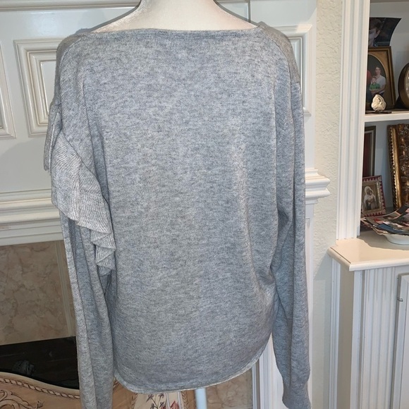 John + Jenn Ruffle Sweater Gray Size Large - Picture 4 of 7